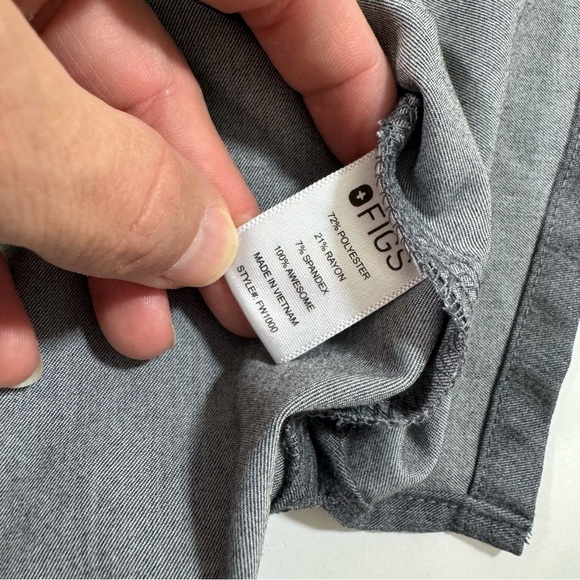 Figs Catarina One Pocket Scrub Top PO1429 Medical Uniform - Picture 3 of 6